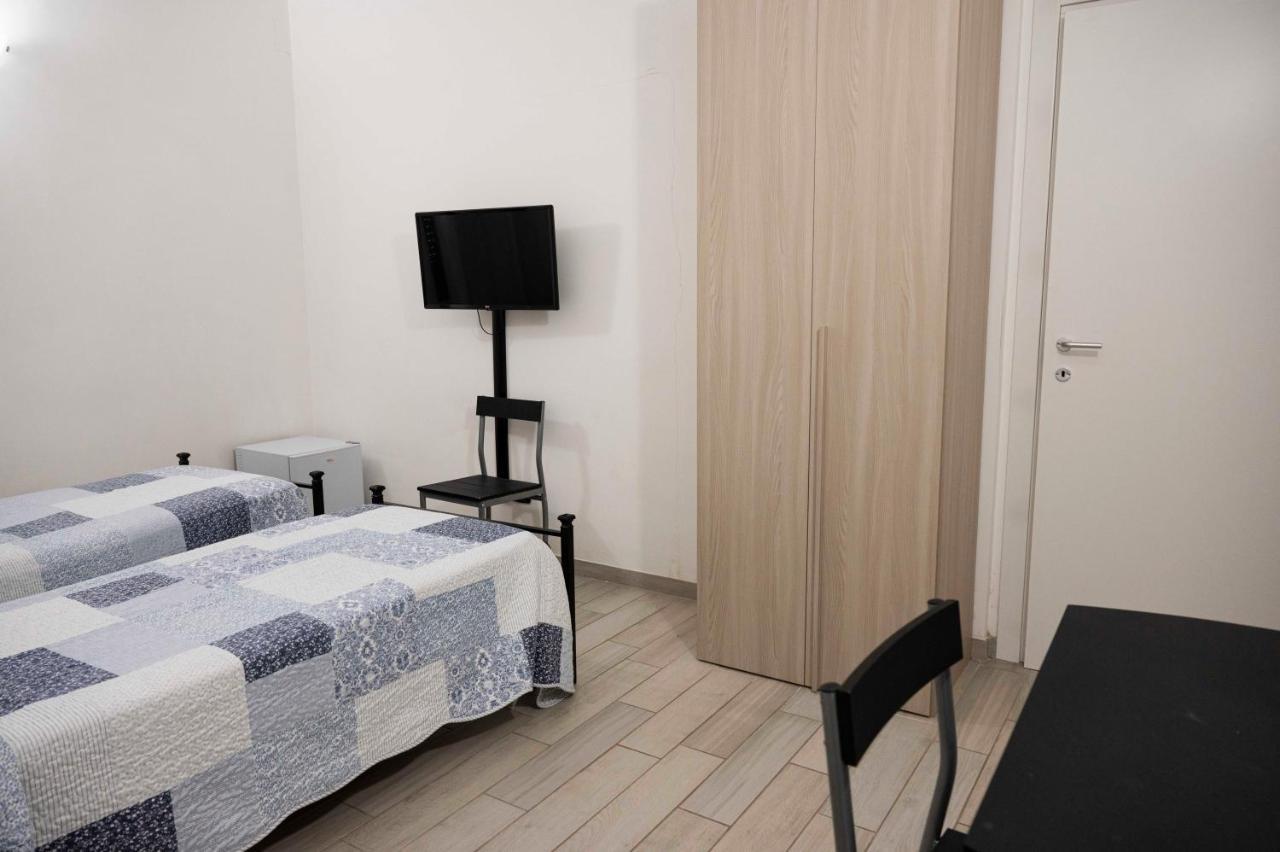 Bed and Breakfast Il Giardino Dell'Eden Acilia Exterior foto