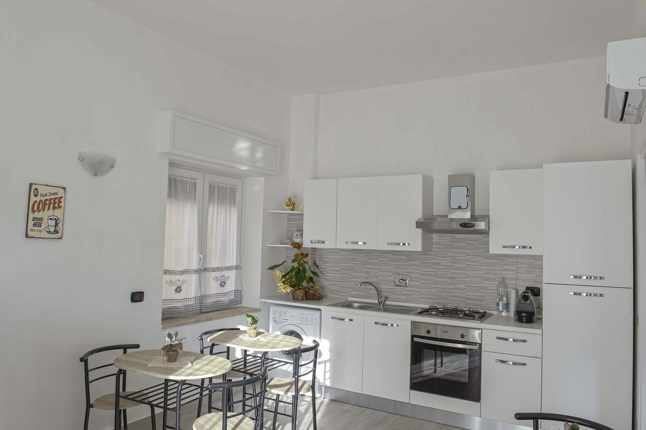 Bed and Breakfast Il Giardino Dell'Eden Acilia Exterior foto