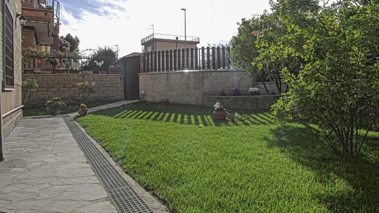 Bed and Breakfast Il Giardino Dell'Eden Acilia Exterior foto