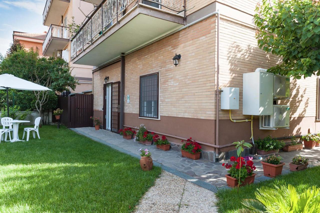 Bed and Breakfast Il Giardino Dell'Eden Acilia Exterior foto